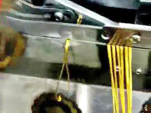 吊牌穿繩加工視頻